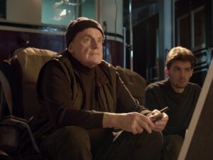 Groß (FRAME BY FRAME Still 1)